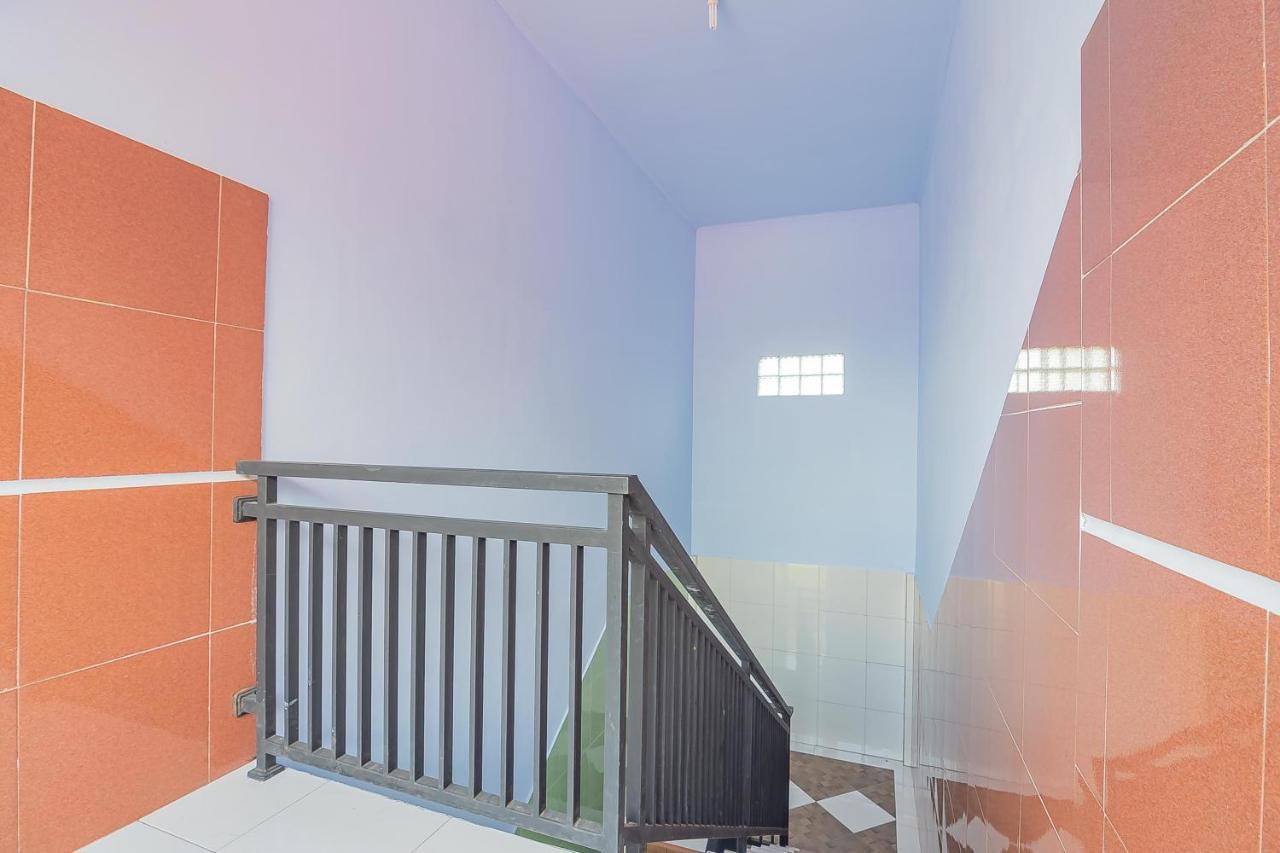Hotel Reddoorz Syariah @ Tambak Mekar Street Subang Djalantjagak Zewnętrze zdjęcie