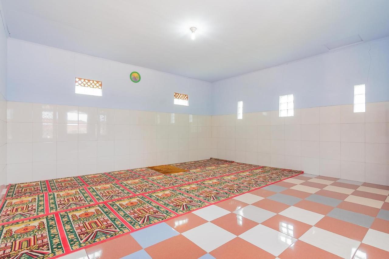 Hotel Reddoorz Syariah @ Tambak Mekar Street Subang Djalantjagak Zewnętrze zdjęcie