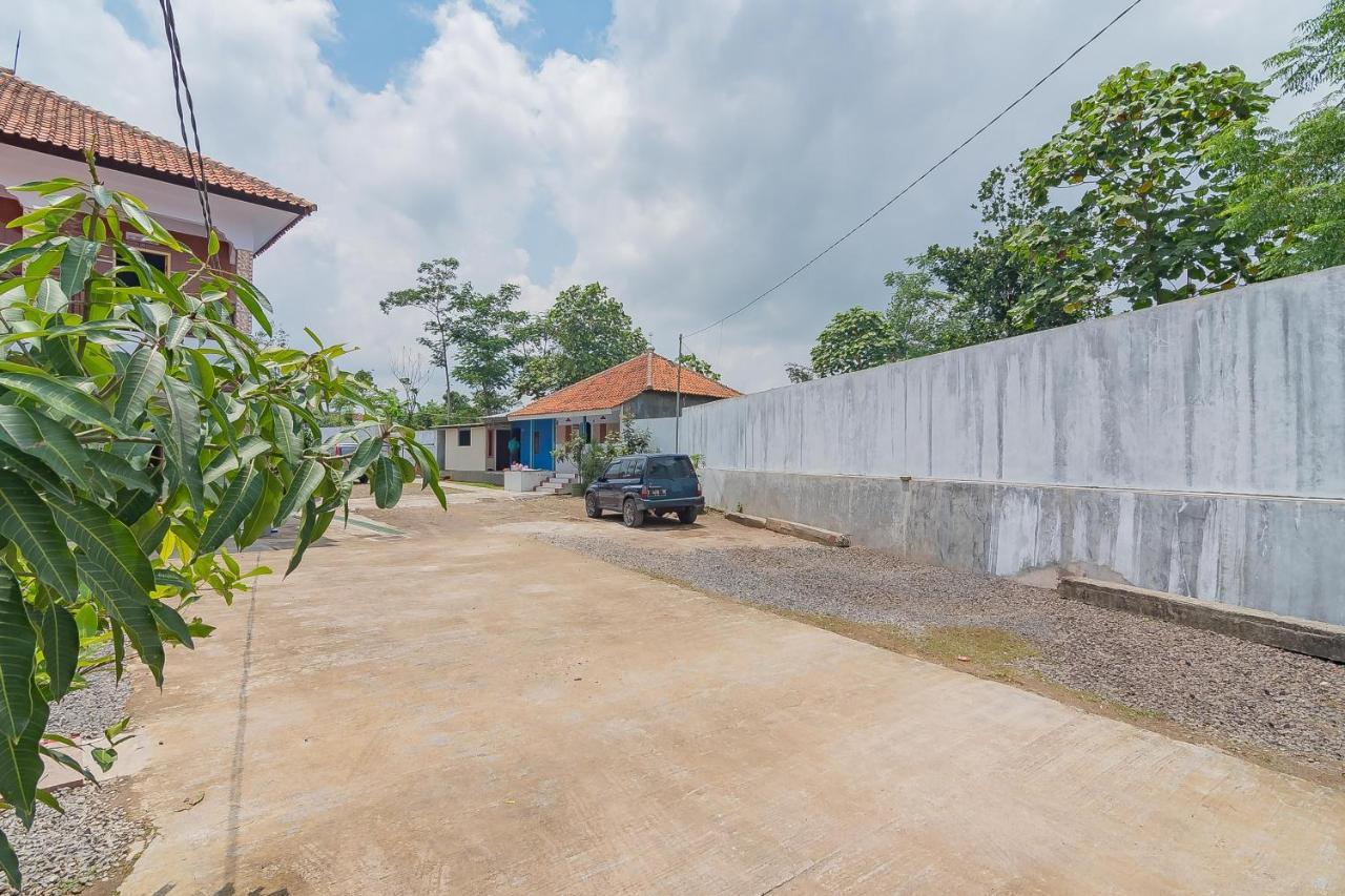Hotel Reddoorz Syariah @ Tambak Mekar Street Subang Djalantjagak Zewnętrze zdjęcie