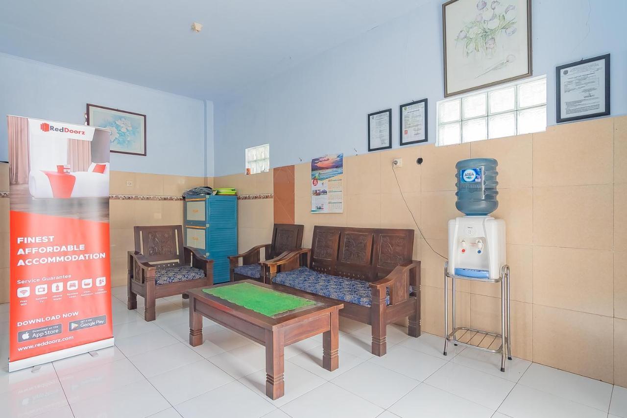 Hotel Reddoorz Syariah @ Tambak Mekar Street Subang Djalantjagak Zewnętrze zdjęcie